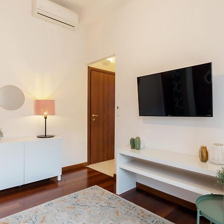Duomo - Citylife Pink Vintage Apt Center Milan Apartment Exterior foto